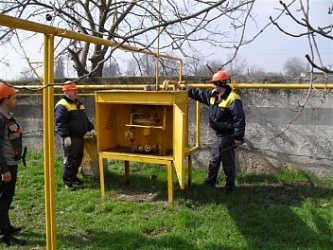 Специалисты «Новопавловскрайгаз» в ходе учений отработали навыки экстренного отключения газа при пожаре на промышленном предприятии
